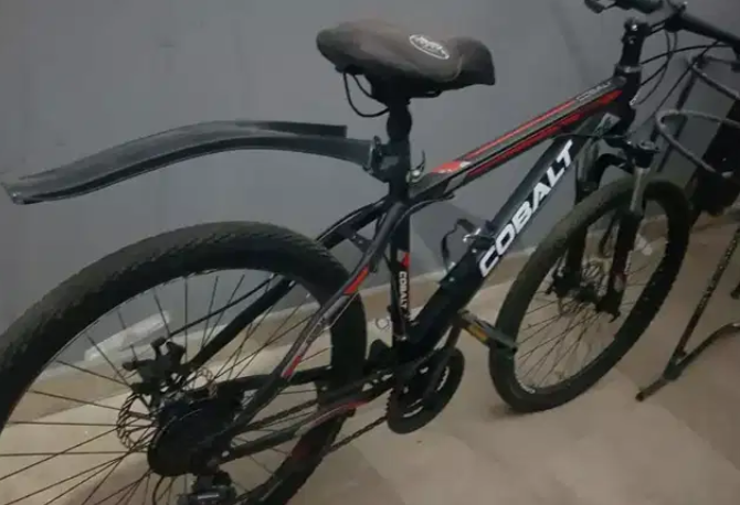 Kashan Cobalt cycle Available for sale in good condition