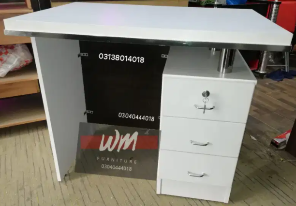New Office Table/Study Table in white Color (3'×2') Available for Sale