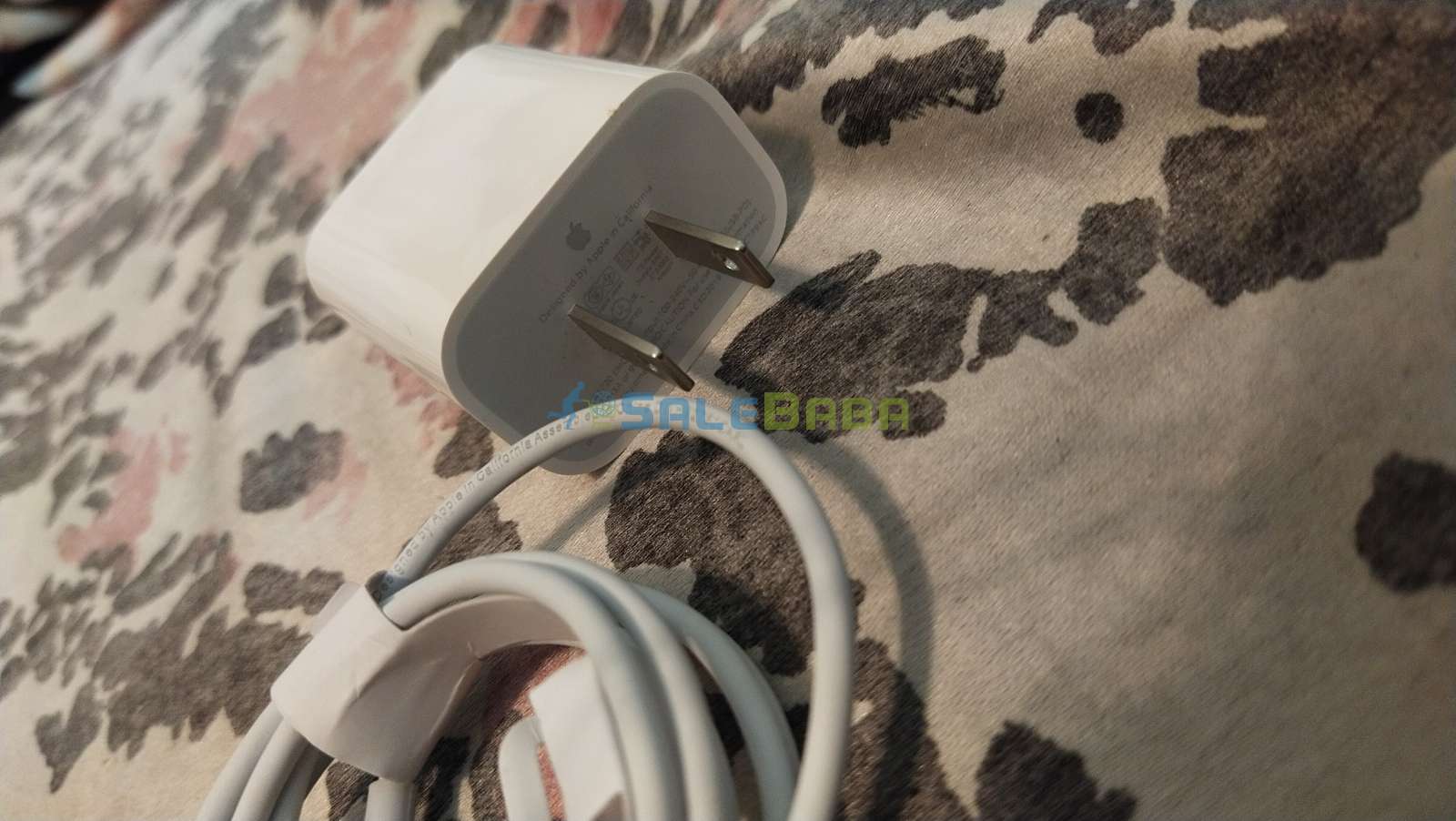 iphone 11 pro max charger box pulled orignal 100% gurrentee dabay say nikla howa