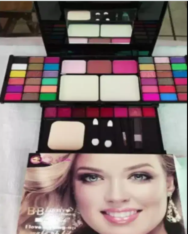 Makeup Full Kit Available for Sale in Lahore