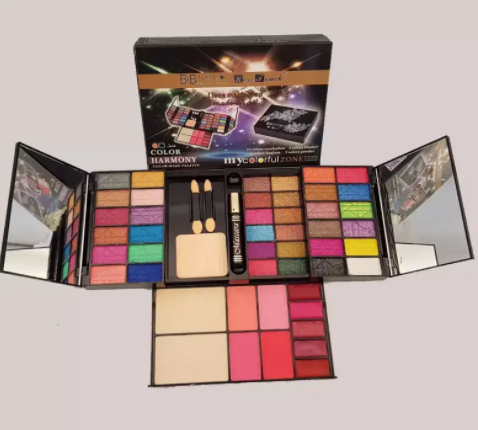 Makeup Full Kit Available for Sale in Lahore