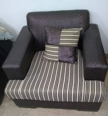 Sofa sets with table Available for Sale in Karachi