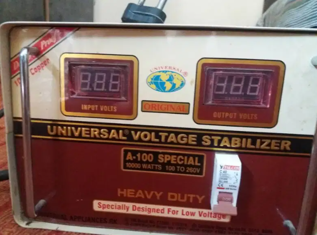 Universal voltage Stabilizer in good condition
