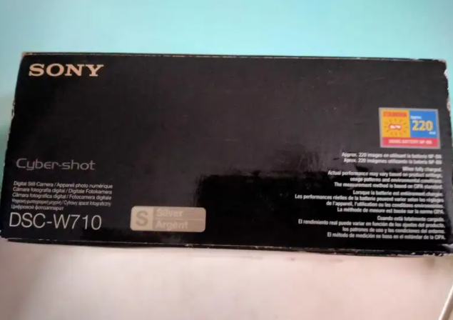 Sony cyber shot camera Available for Sale