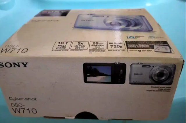 Sony cyber shot camera Available for Sale