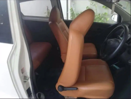 Daihatsu Mira 2010 Model in white color Genuine Condition Available for Sale