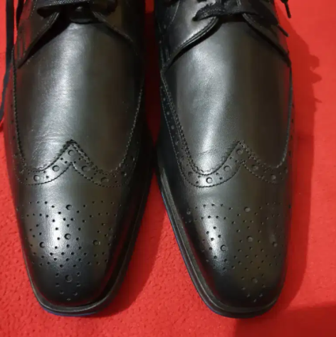 Italian hand made shoes size 10 Available for Sale