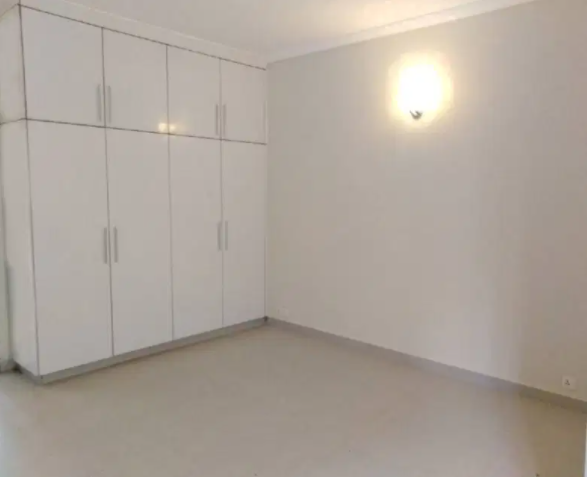Brand New 3 Bed Luxurious Villa House Available For Sale in Karachi