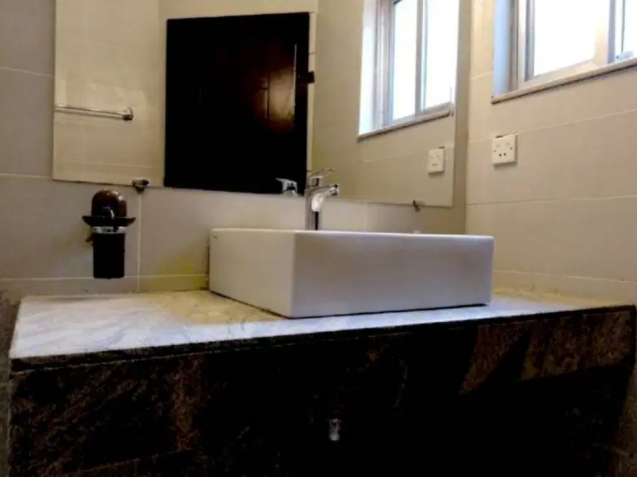 Brand New 3 Bed Luxurious Villa House Available For Sale in Karachi