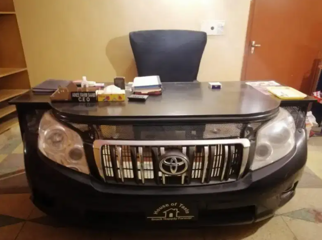 Prado front look office table Available for Sale in Lahore