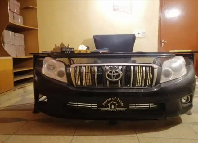 Prado front look office table Available for Sale in Lahore