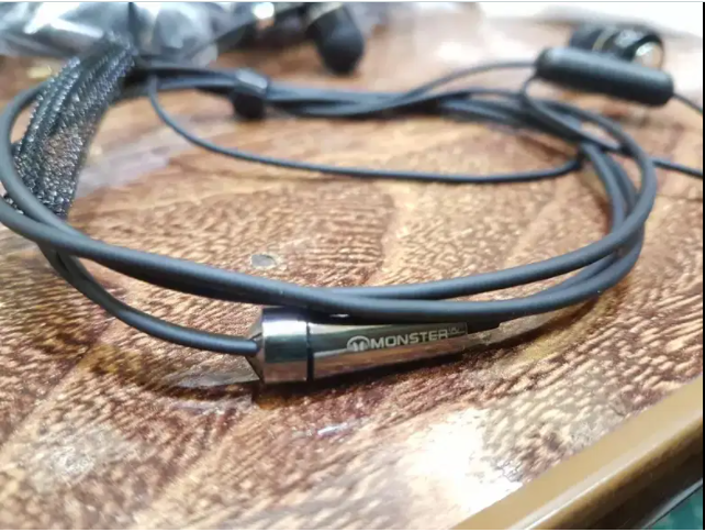 Monster handsfree Available for sale in Lahore