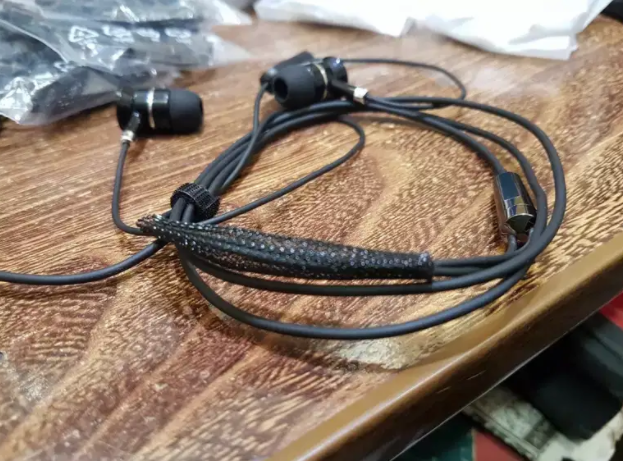 Monster handsfree Available for sale in Lahore