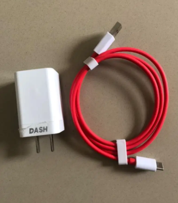 One Plus Original Dash Charger Available for Sale