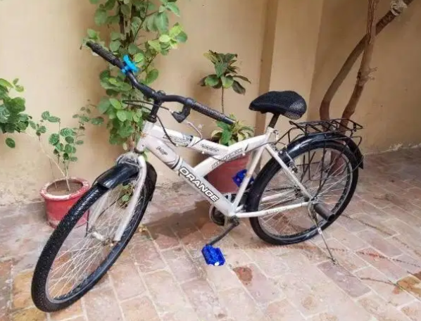 ORANGE sports cycle Available for Sale