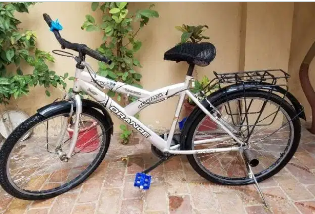 ORANGE sports cycle Available for Sale