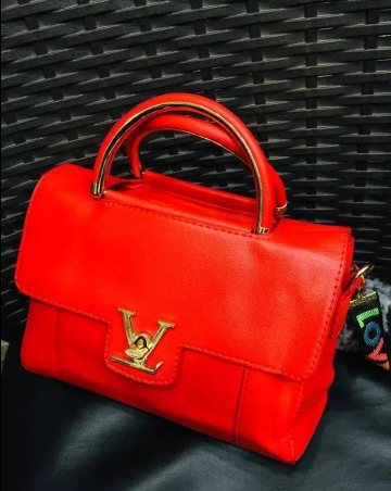 New important hand bag in just 2000 Available for Sale in Lahore