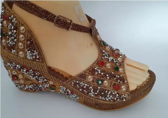 Ladies sandals and slippers sale upto 50% off