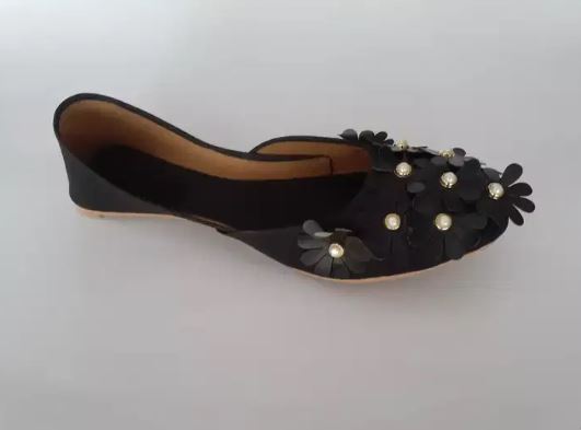 Ladies sandals and slippers sale upto 50% off