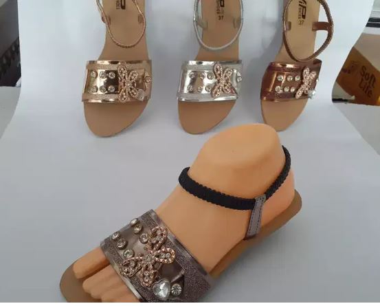 Ladies sandals and slippers sale upto 50% off