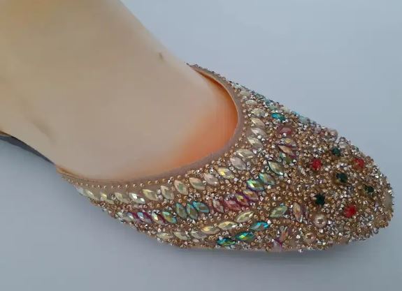 Ladies sandals and slippers sale upto 50% off