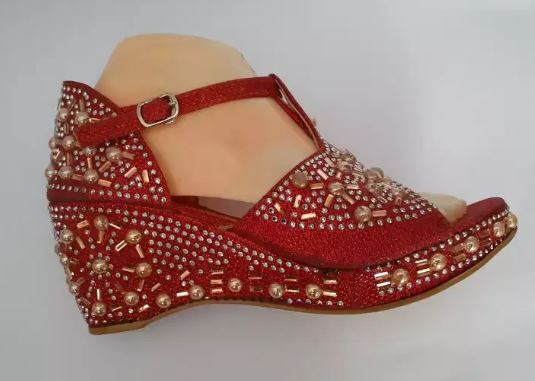 Ladies sandals and slippers sale upto 50% off