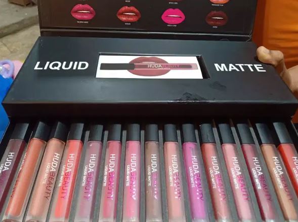 HUDA'S BEAUTY MAKEUP
