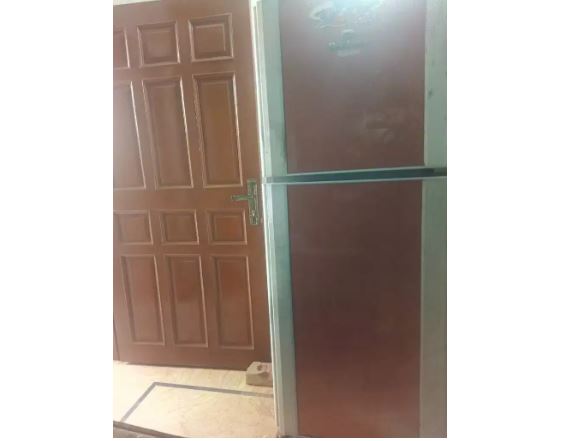 Good condition dawlance fridge