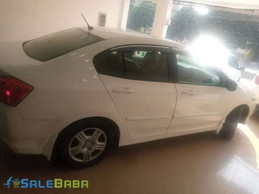2019  24,000 km Honda city prosmetic 2019 auto Faisal Town, Lahore, Punjab