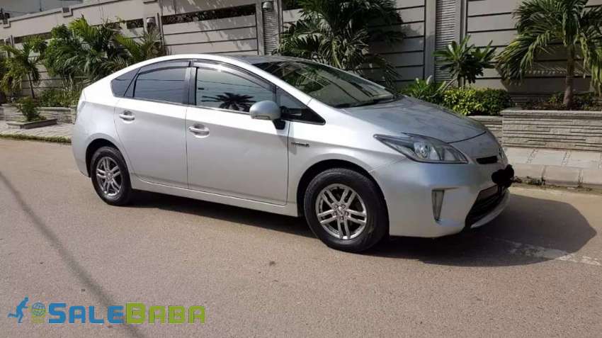 Toyota prius S led Hybrid model 2014 brand new condition 1 owner Khudadad Colon
