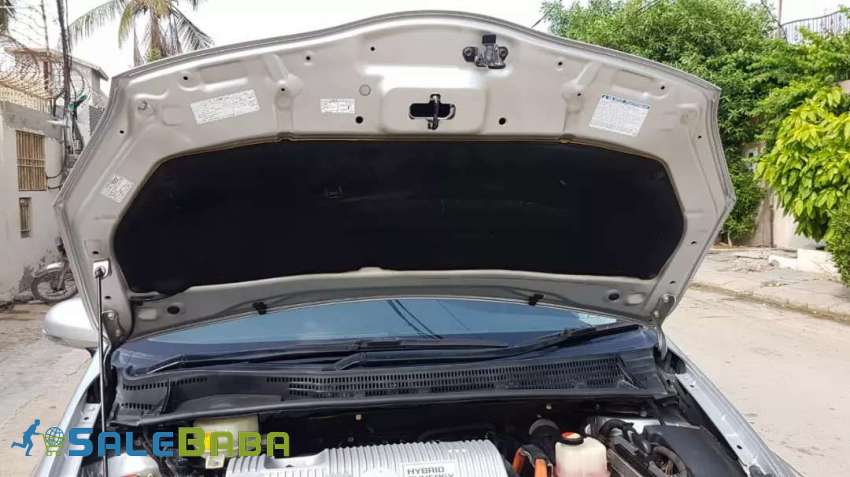 Toyota prius S led Hybrid model 2014 brand new condition 1 owner Khudadad Colon