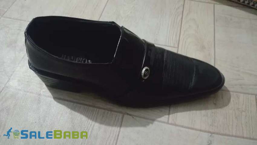 Full suit champion quality shoes for boys in black color with box 