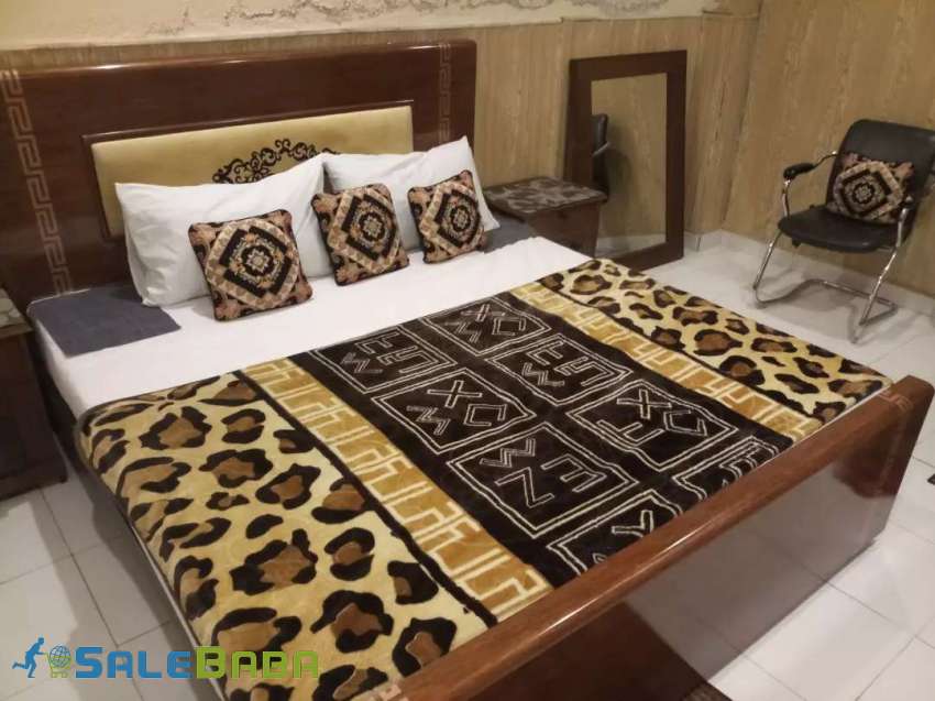 JOTEL FOR RENT furnished 18 bed rooms kitchen store office Rent 5 lac Johar Town
