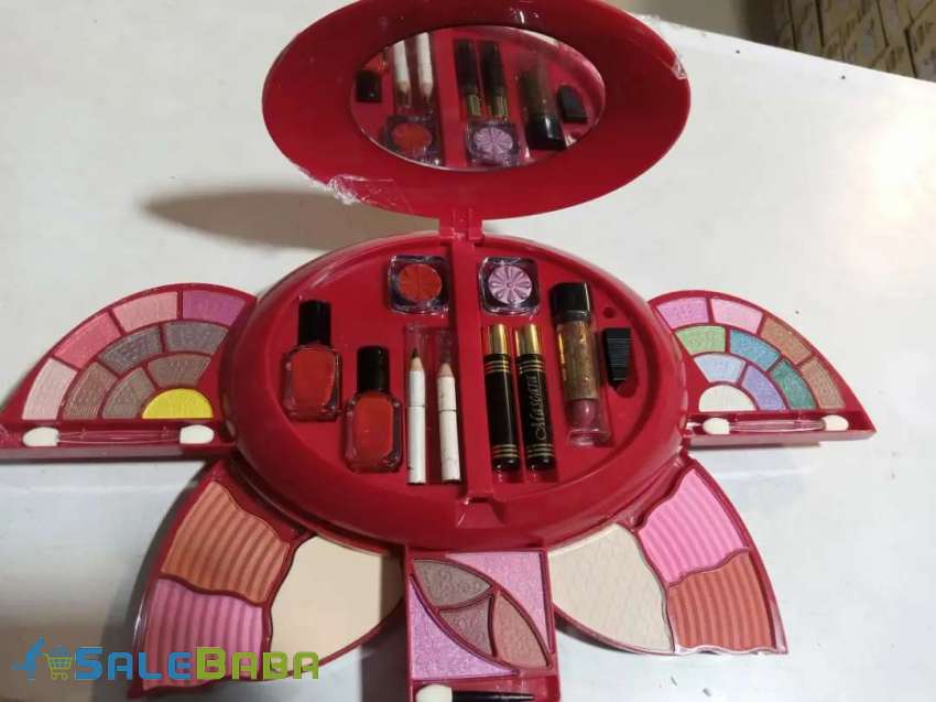 Sweet face High quality makeup kit Mirpur, Azad Kashmir, Pakistan