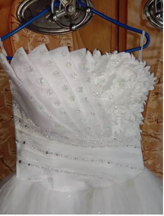 Bride train wedding dress lac up dressing