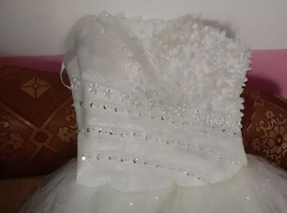 Bride train wedding dress lac up dressing