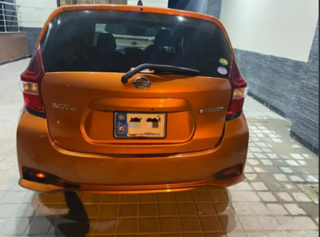 Nissan note 2017 Color golden brown Available for sale in Islamabad