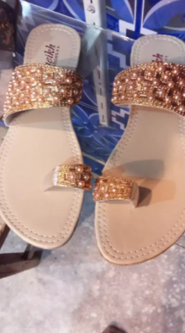 Ladies shoes and purse Available for sale