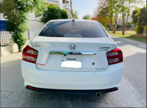 Honda City Aspire 1.5 White Color Available for Sale in Lahore