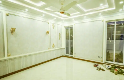 1 Kanal Beautiful House Available for sale in Lahore