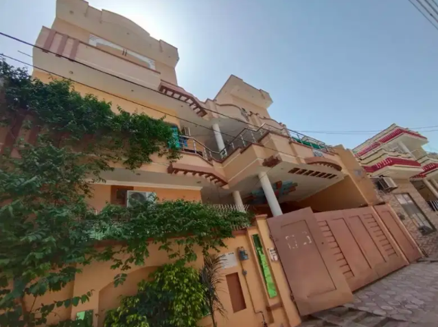 10 Marla upper story house for rent available in Bahawalpur