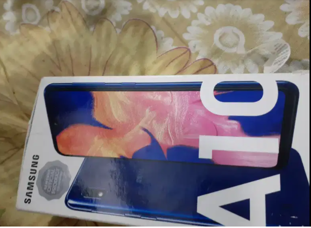 Samsung A10 Blue Color mobile Available for sale in Karachi