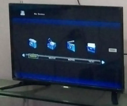 Samsung 32 Inch smart LED TV is available for sale