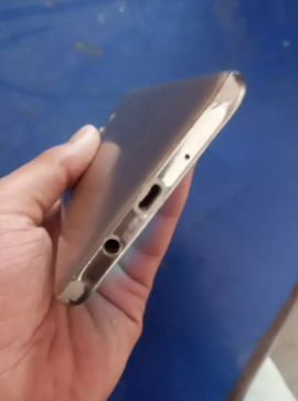 Samsung j7 mobile phone is available for sale