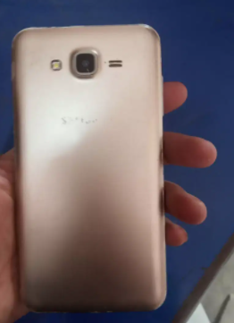 Samsung j7 mobile phone is available for sale