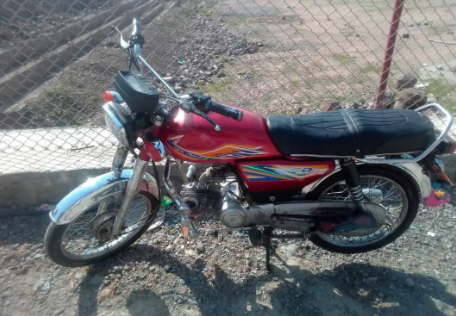 Honda CD70 Motorcycle Available for Sale in Hajira