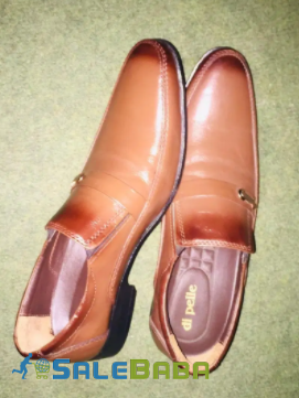 Brown color men footwear of the best quality is available